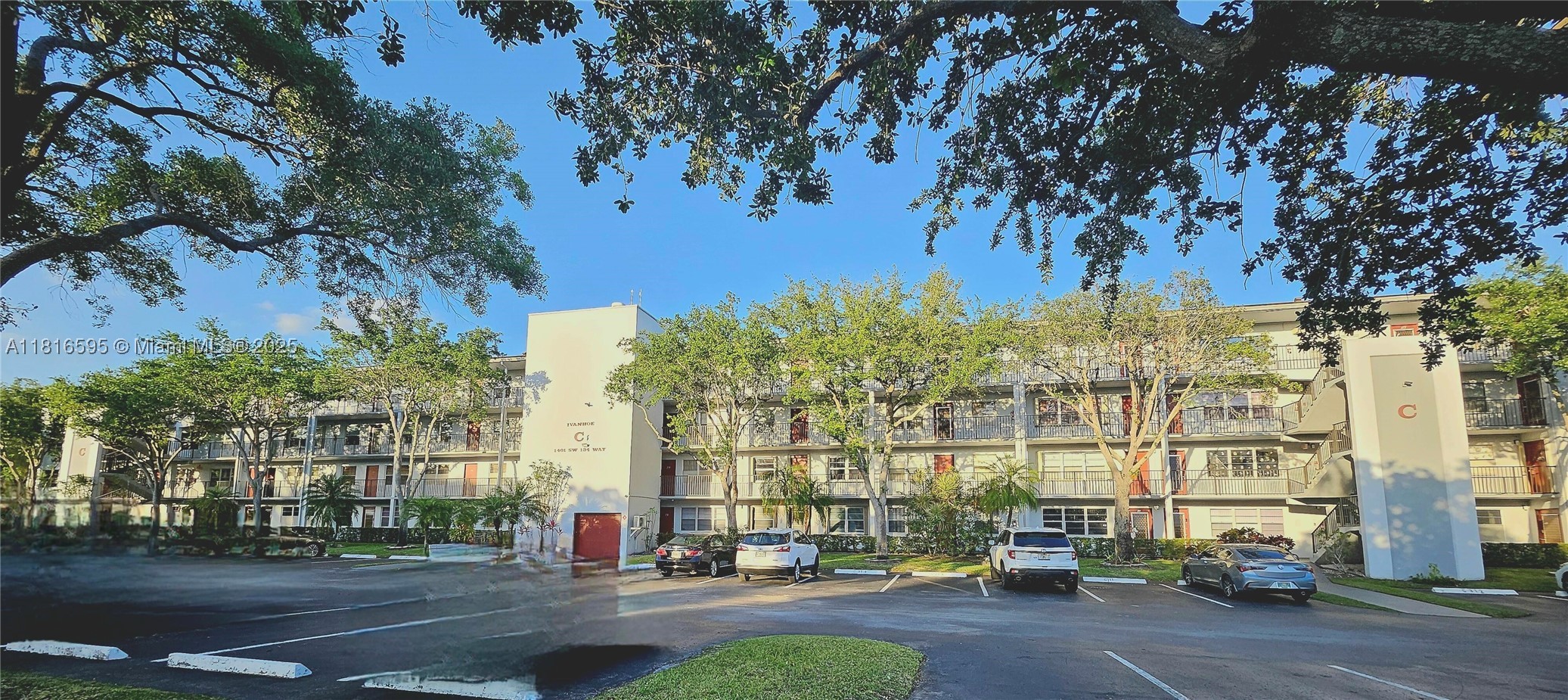 Pembroke Pines photo 2