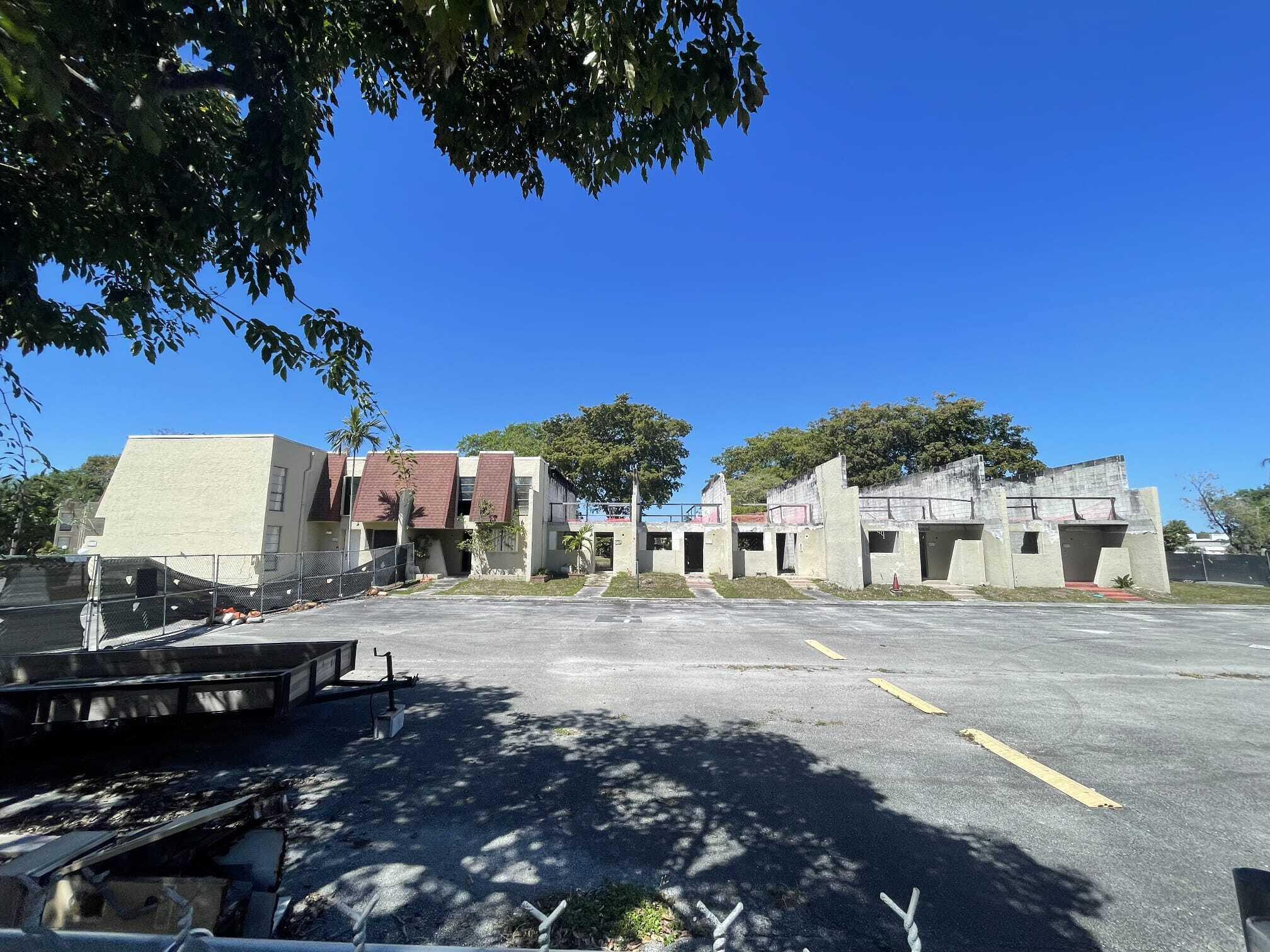 Pembroke Pines photo 5