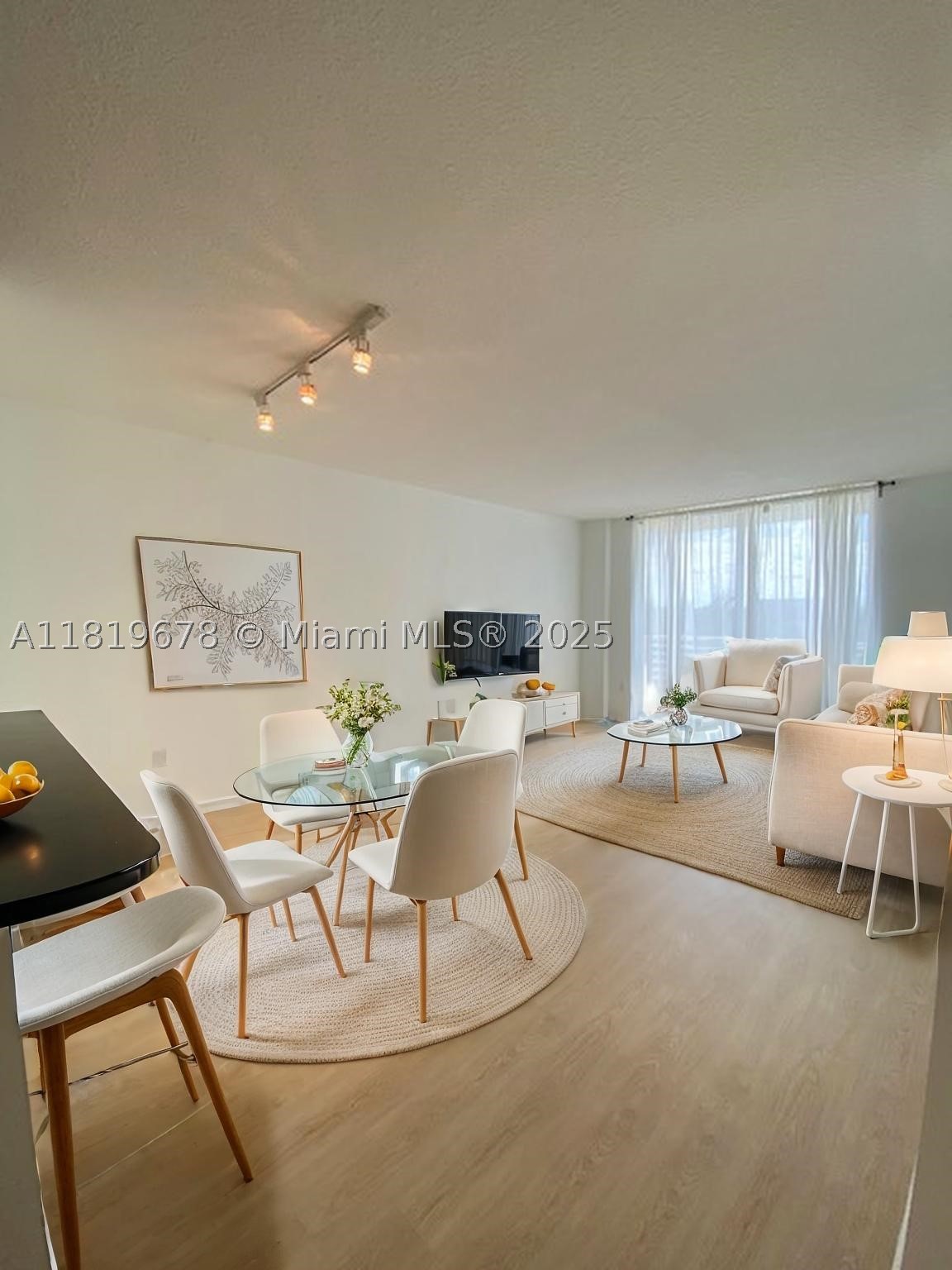 Aventura photo 2