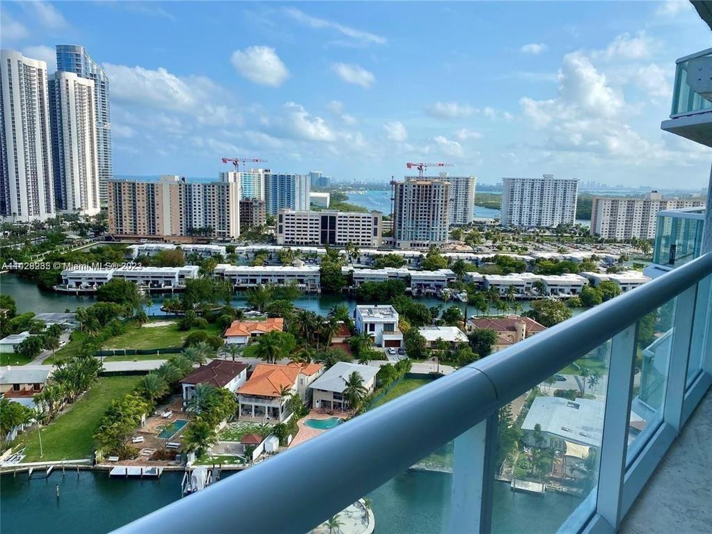Sunny Isles Beach photo 2