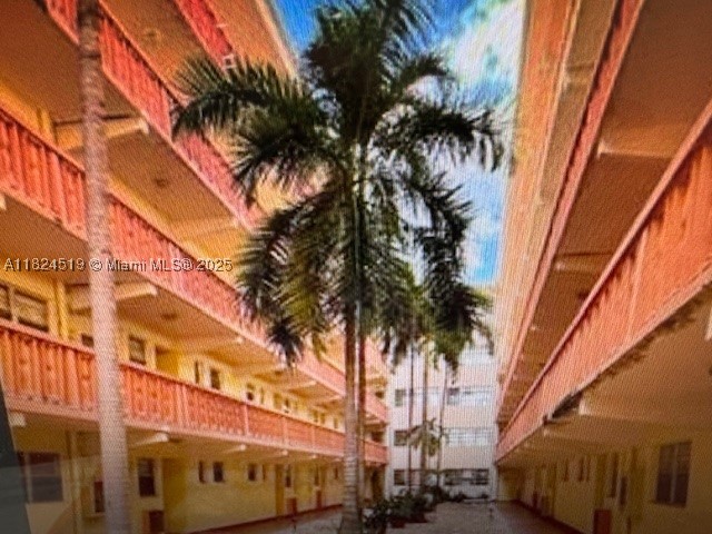 Hallandale Beach photo 3