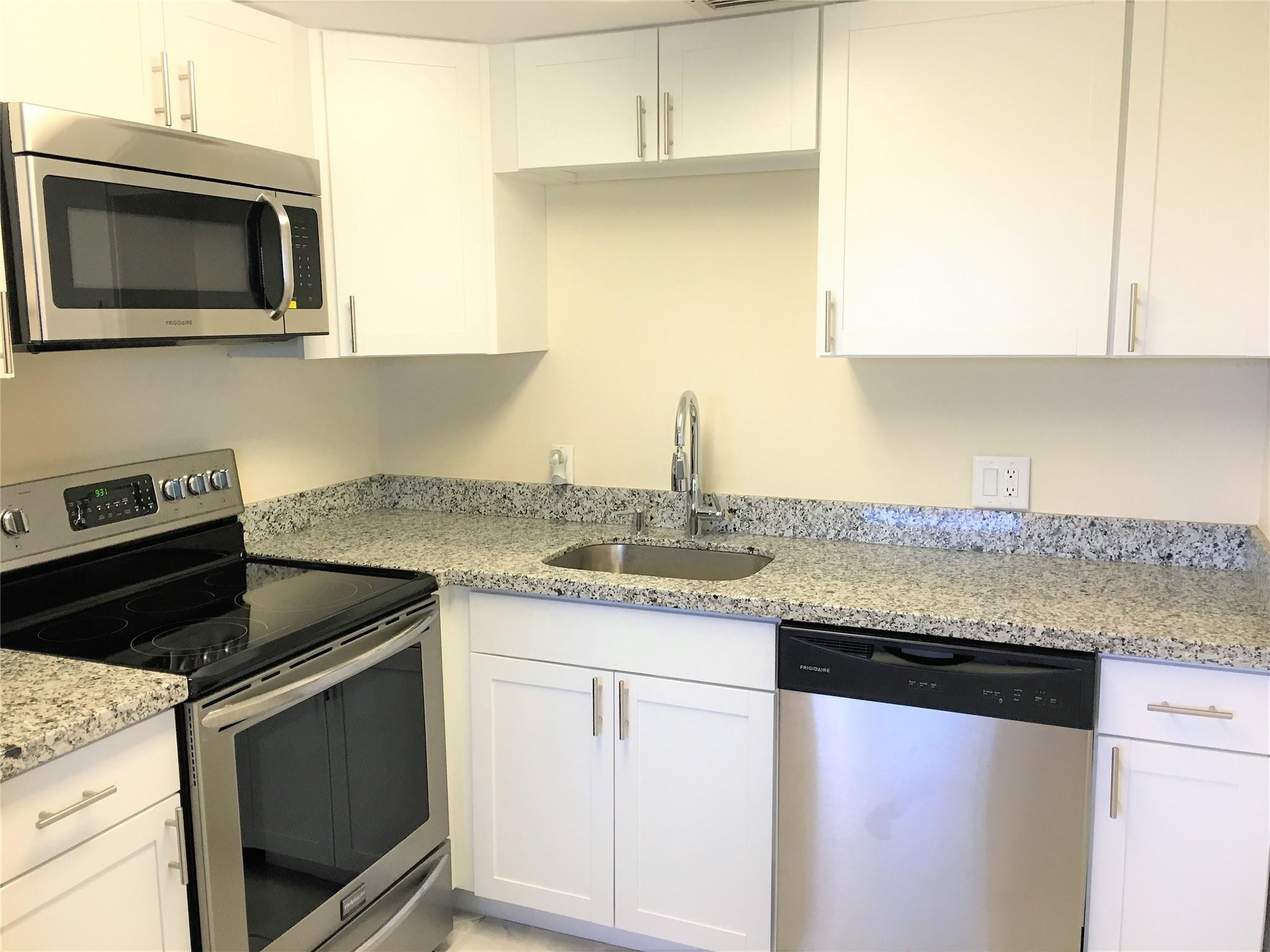 Pembroke Pines photo 3