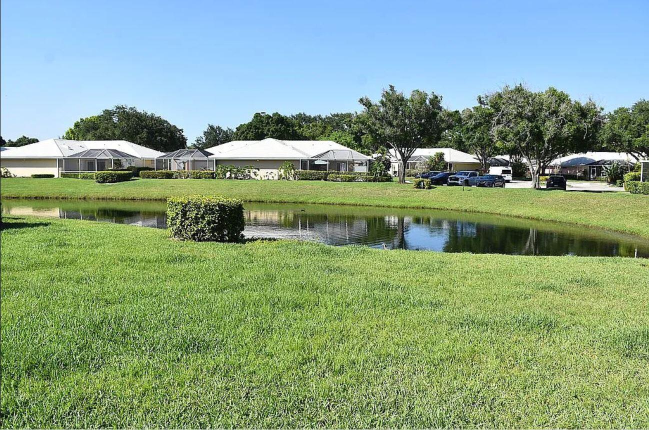 Palm Beach Gardens photo 1