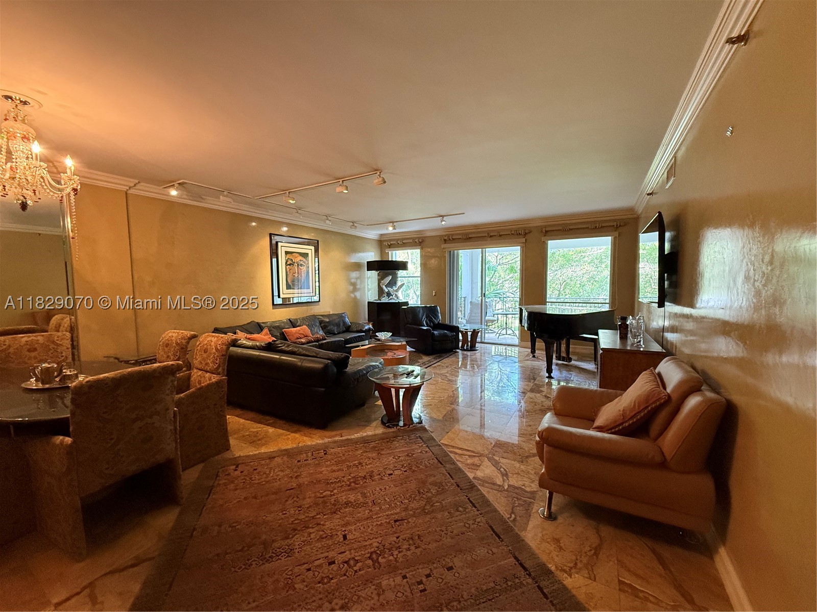 Aventura photo 1