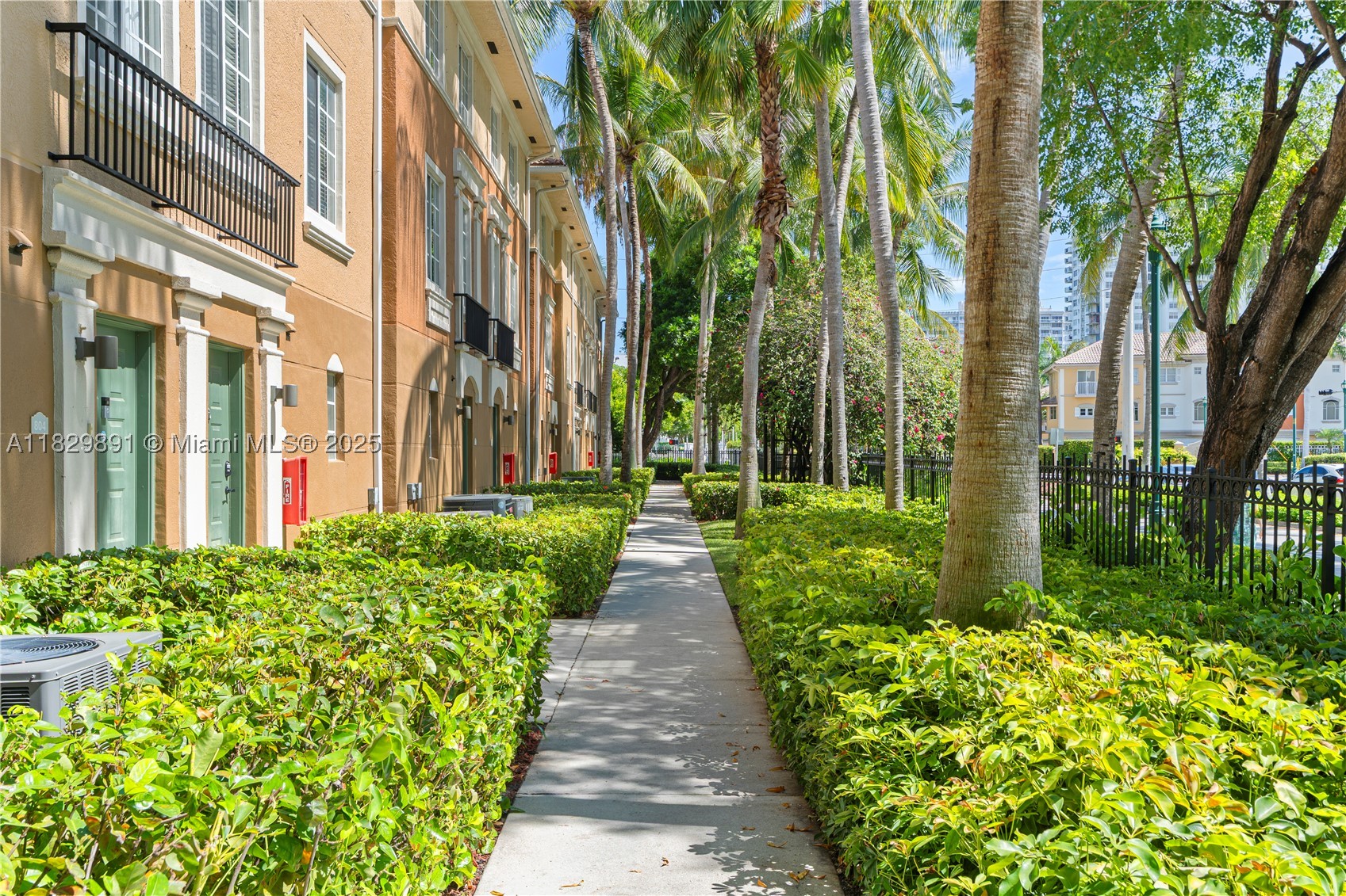 Aventura photo 2