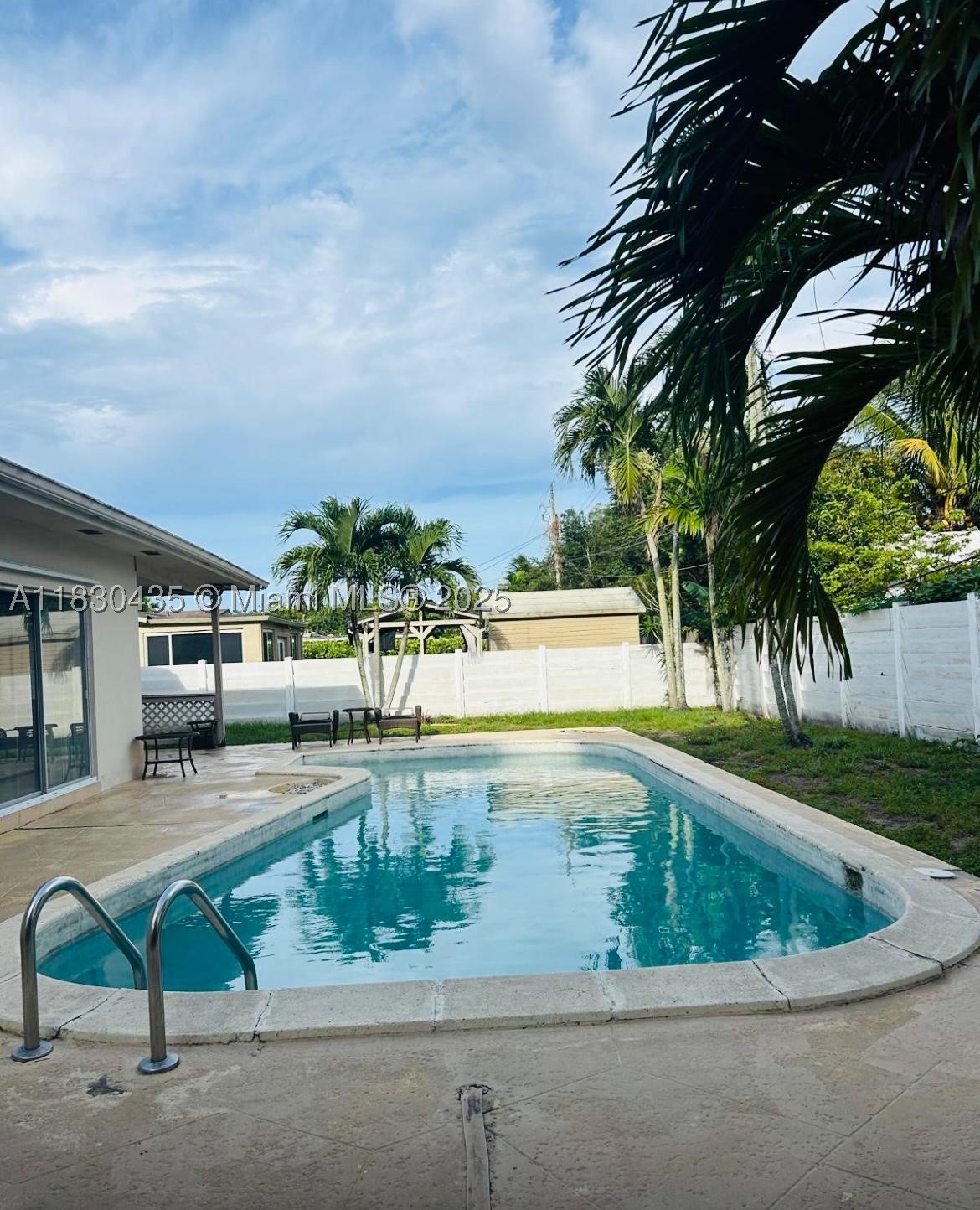 Pembroke Pines photo 1