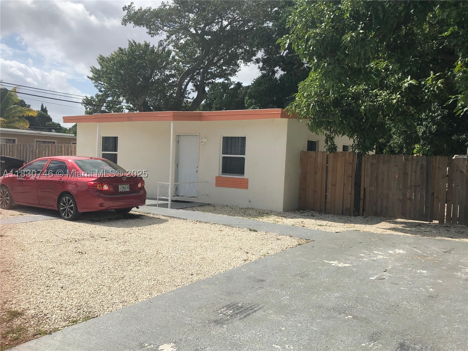Miami Gardens photo 1