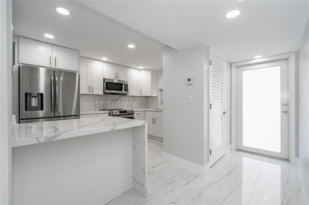 Pembroke Pines photo 1