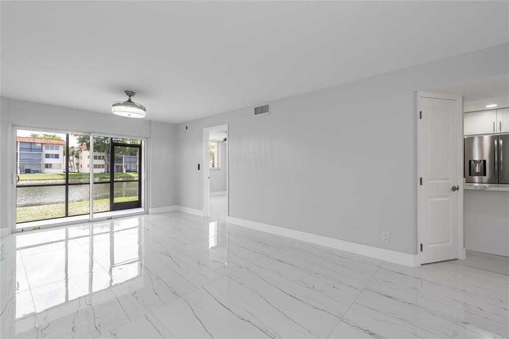 Pembroke Pines photo 2