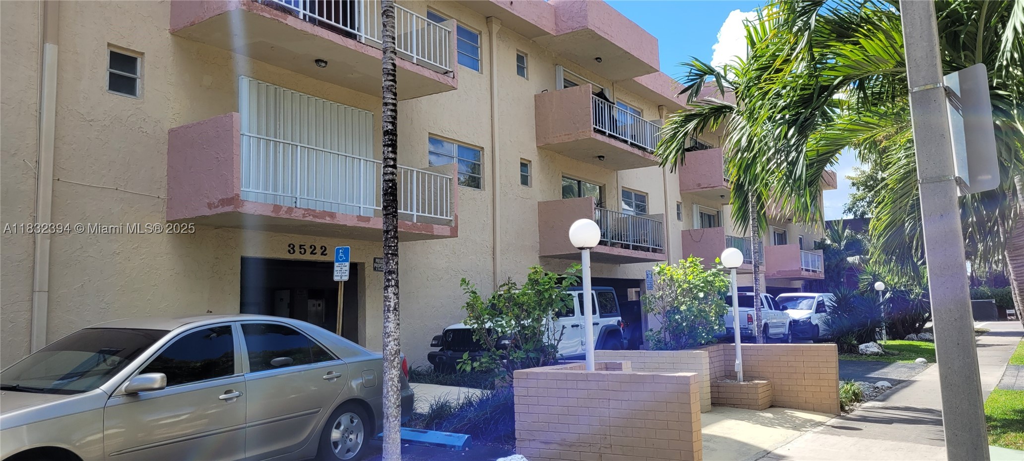North Miami Beach photo 1