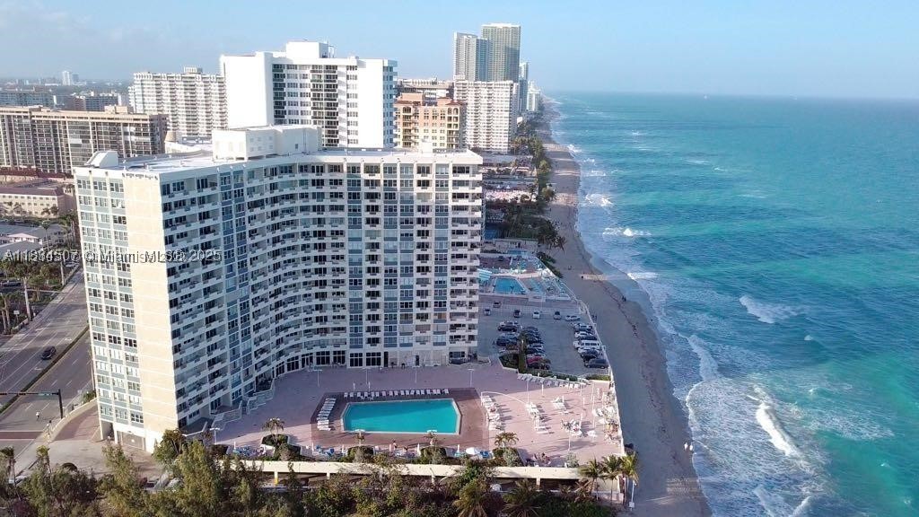 Hallandale Beach photo 2