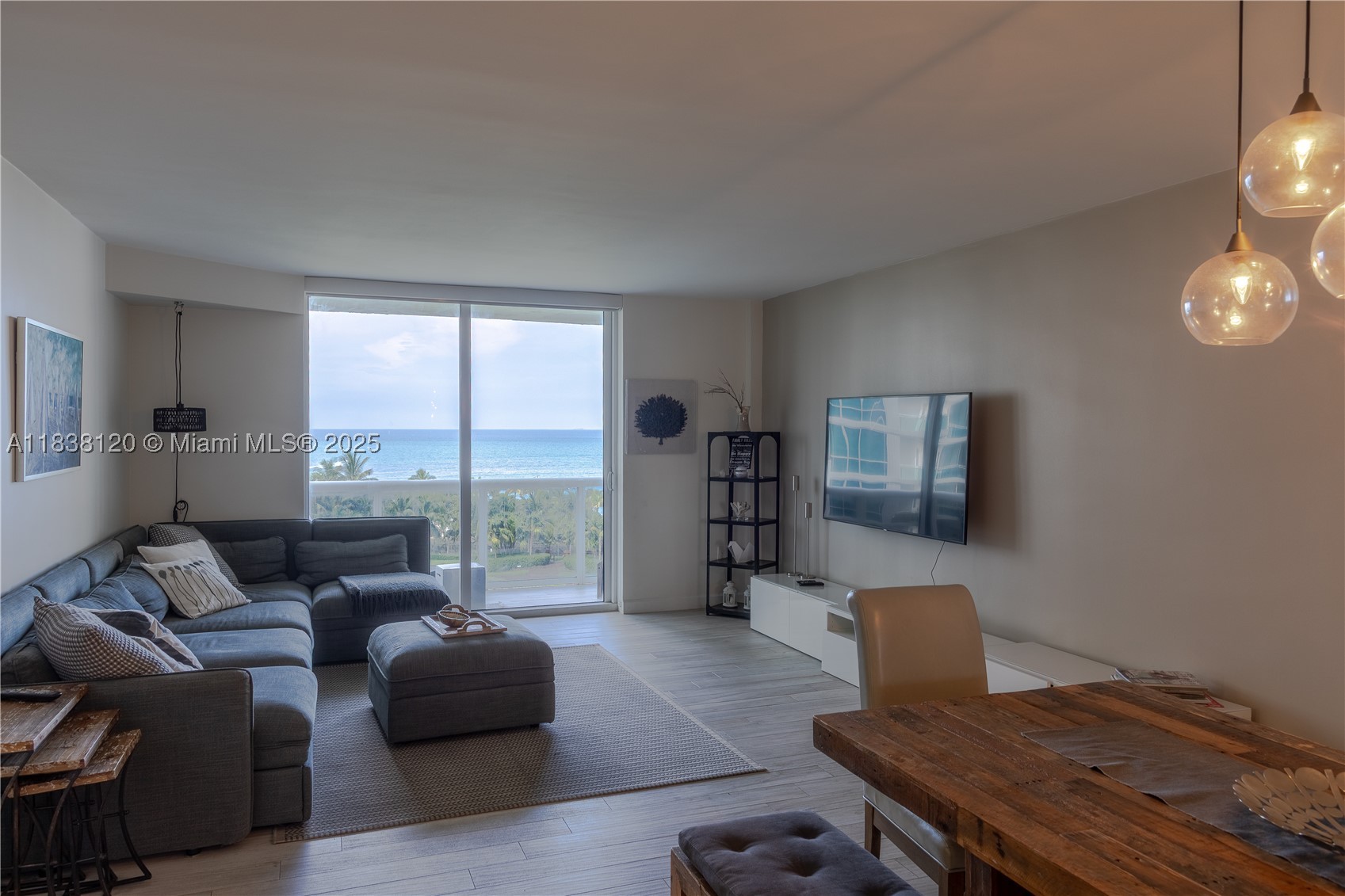 Bal Harbour photo 3