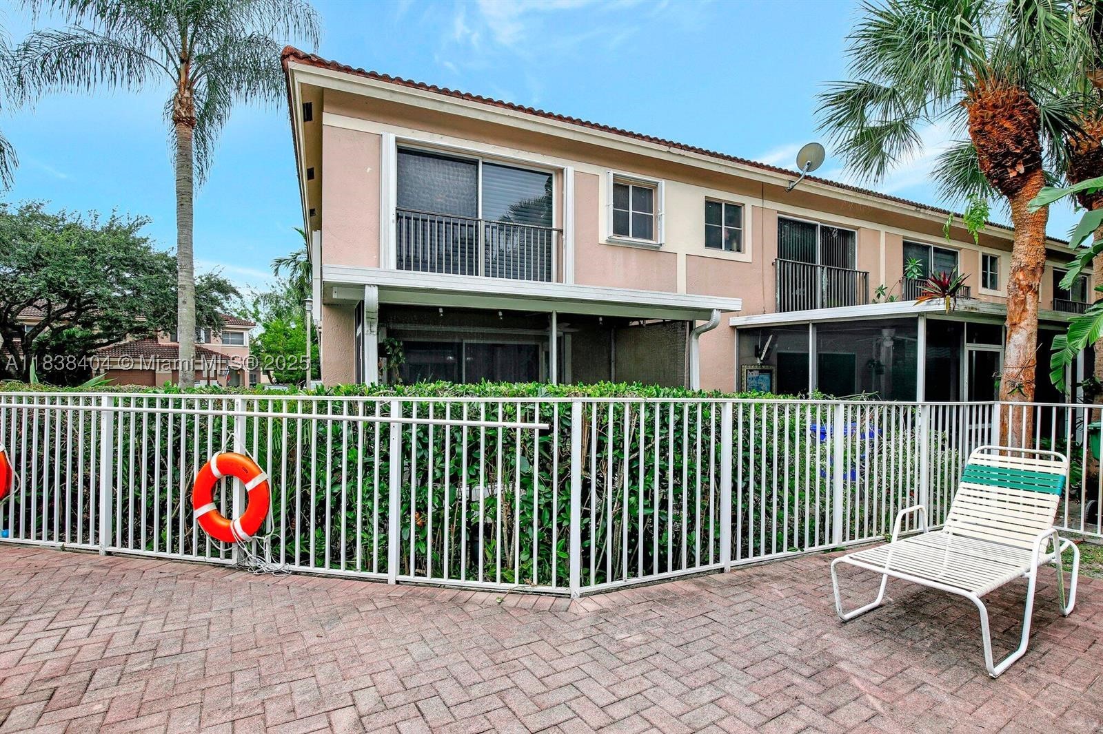 Pembroke Pines photo 4