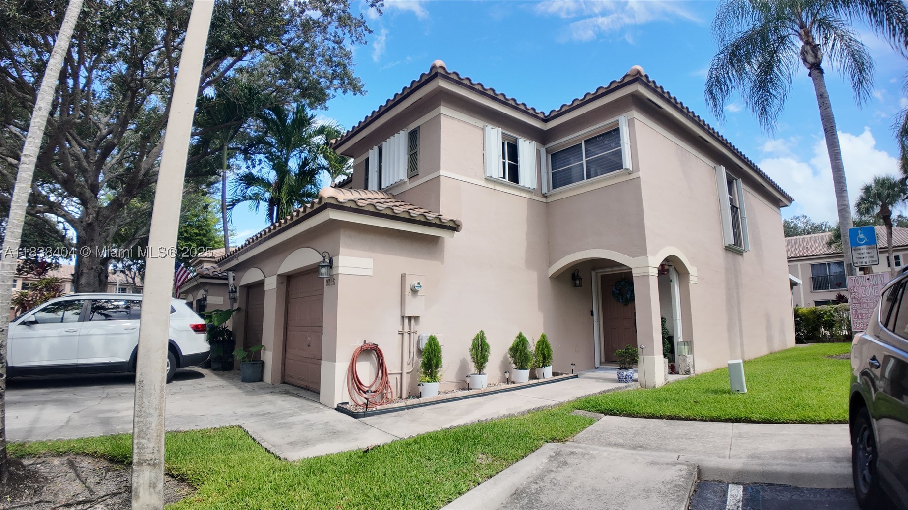 Pembroke Pines photo 2