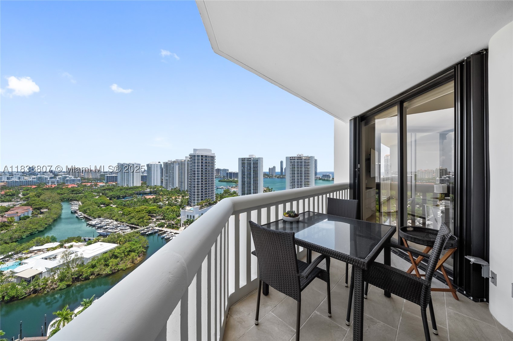 Aventura photo 1