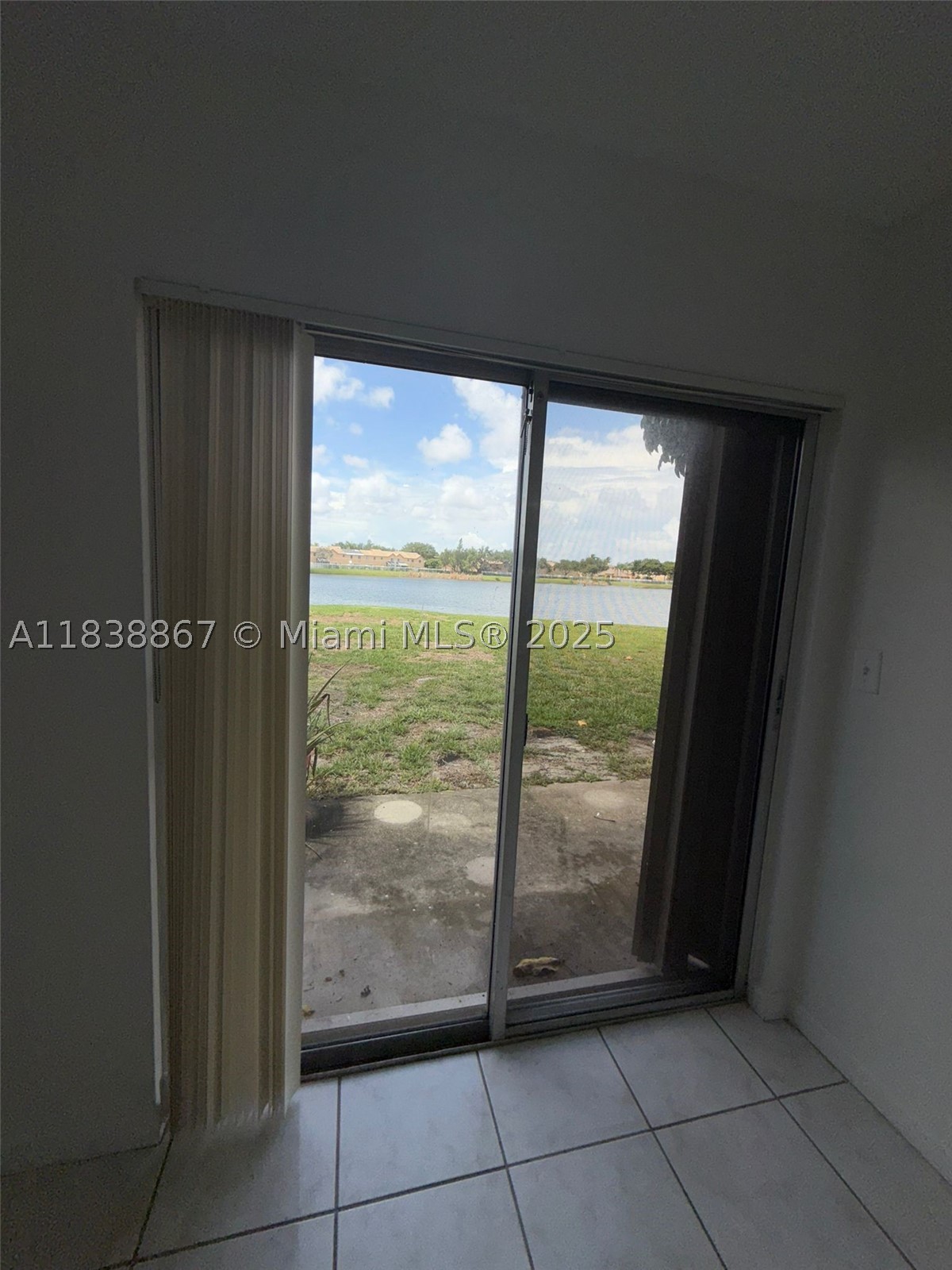 Miramar photo 3
