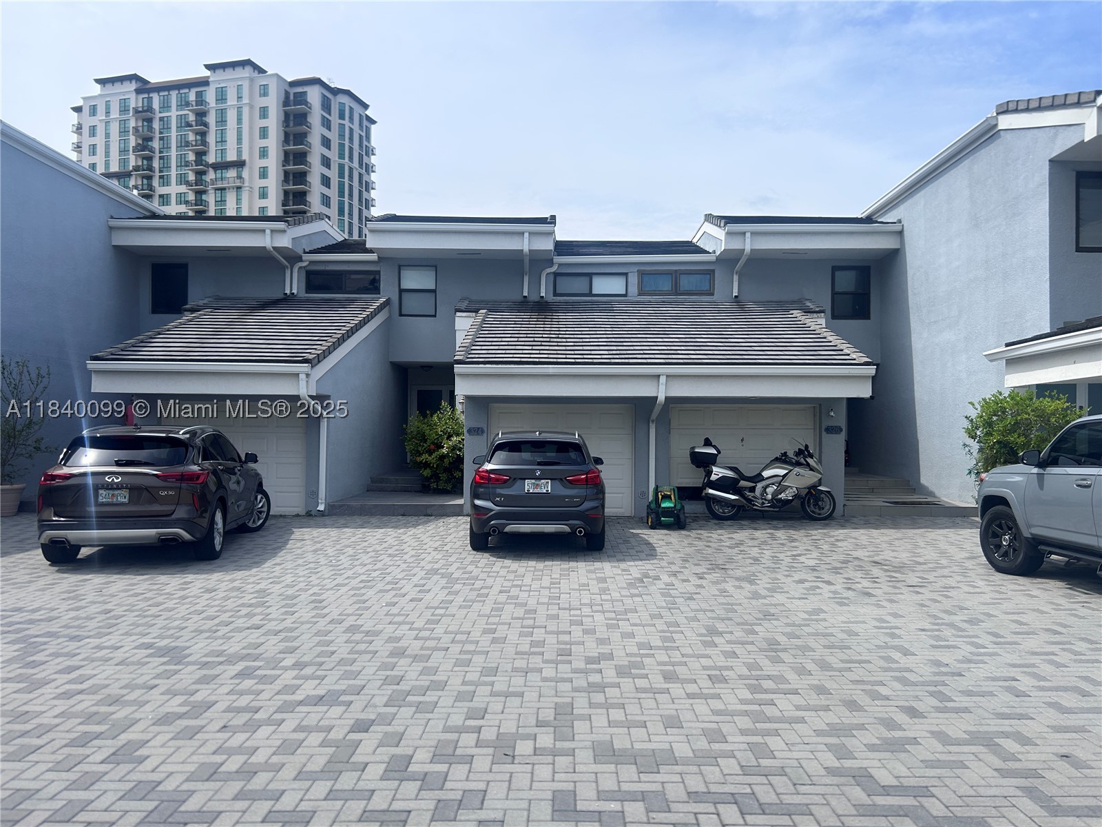 Sunny Isles Beach photo 1
