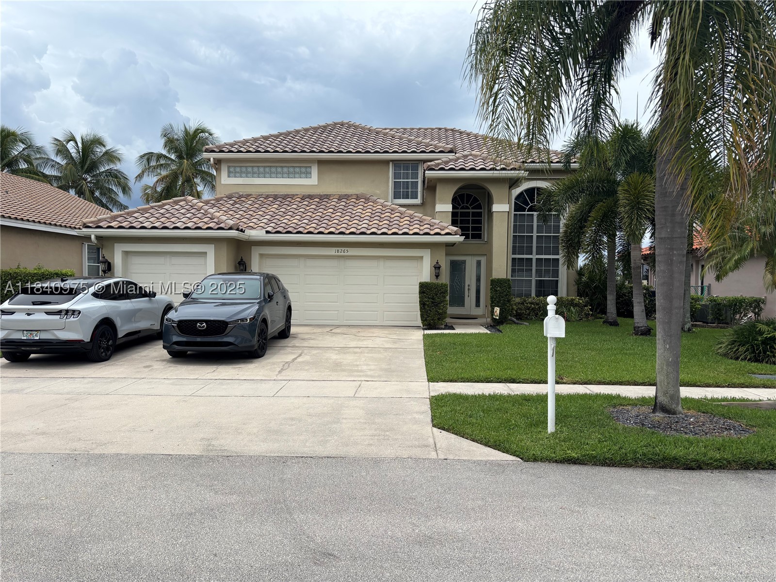 Pembroke Pines photo 1