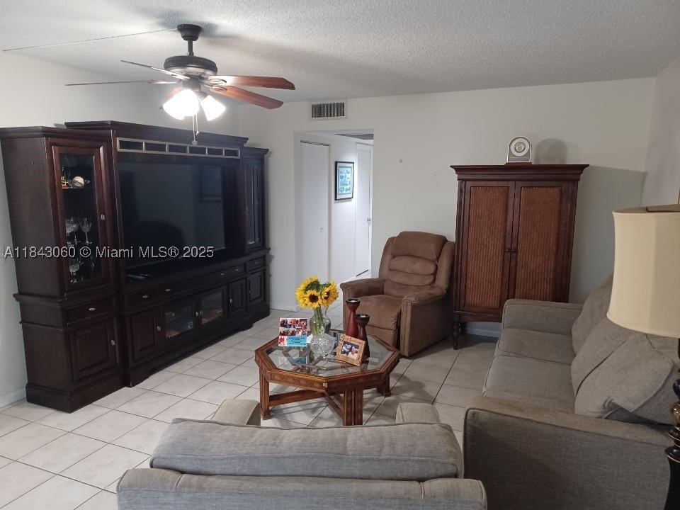 Pembroke Pines photo 1