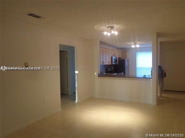 Miramar photo 3