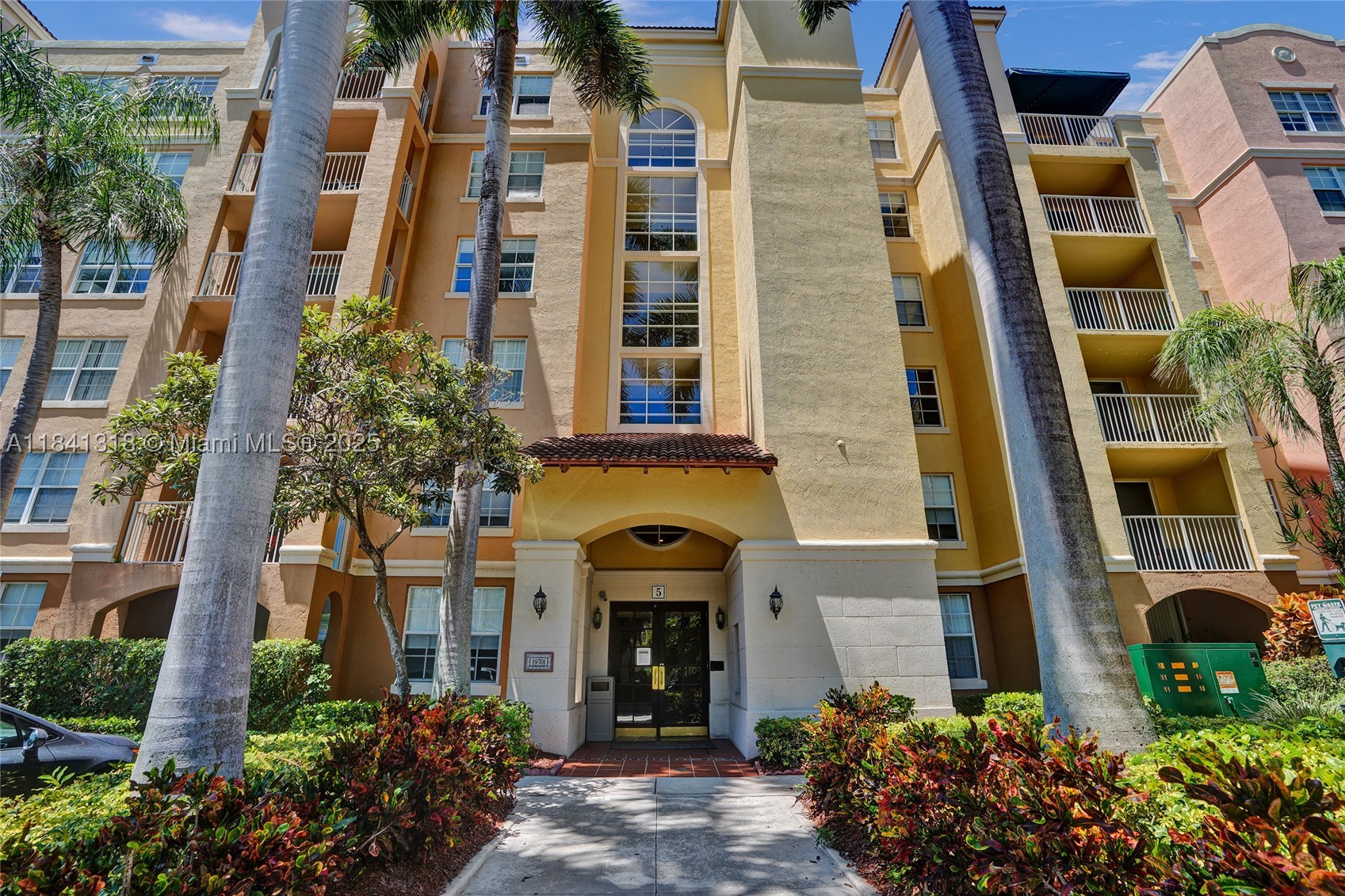 Aventura photo 2