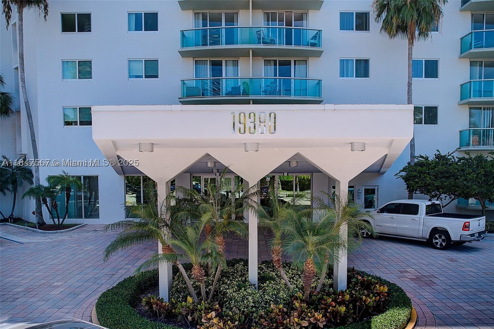 Sunny Isles Beach photo 1