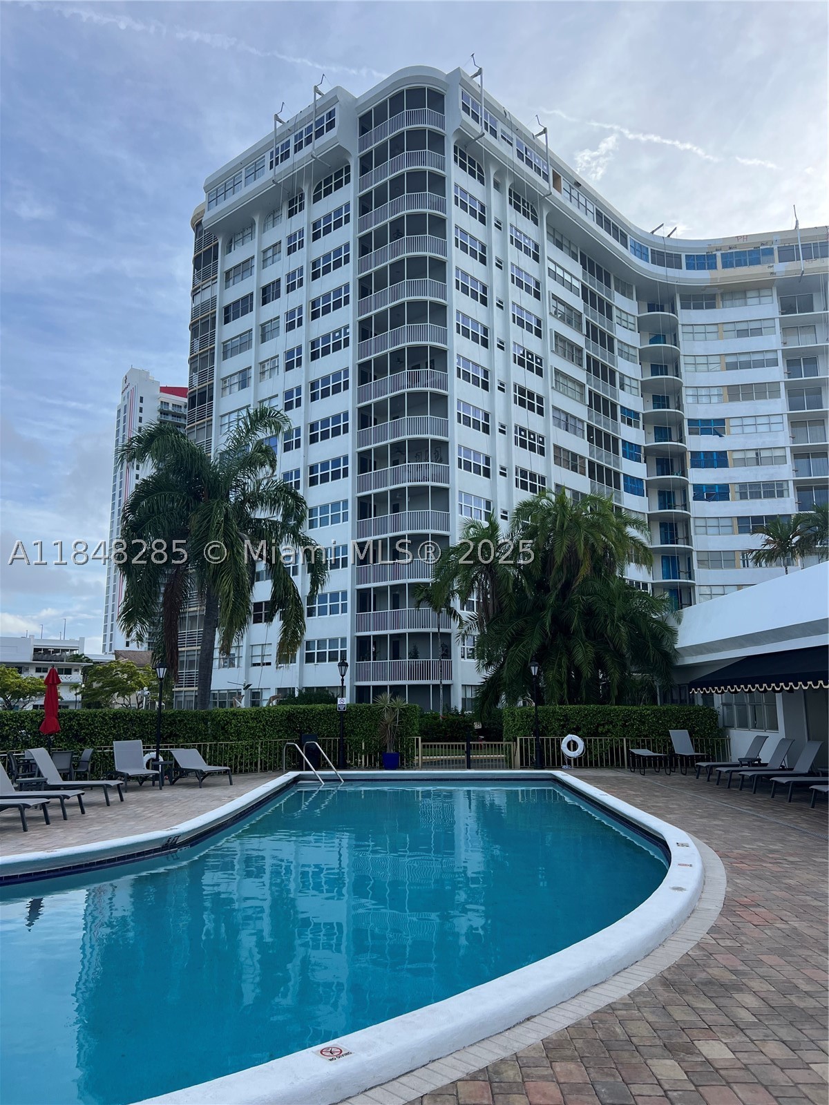 Hallandale Beach photo 2