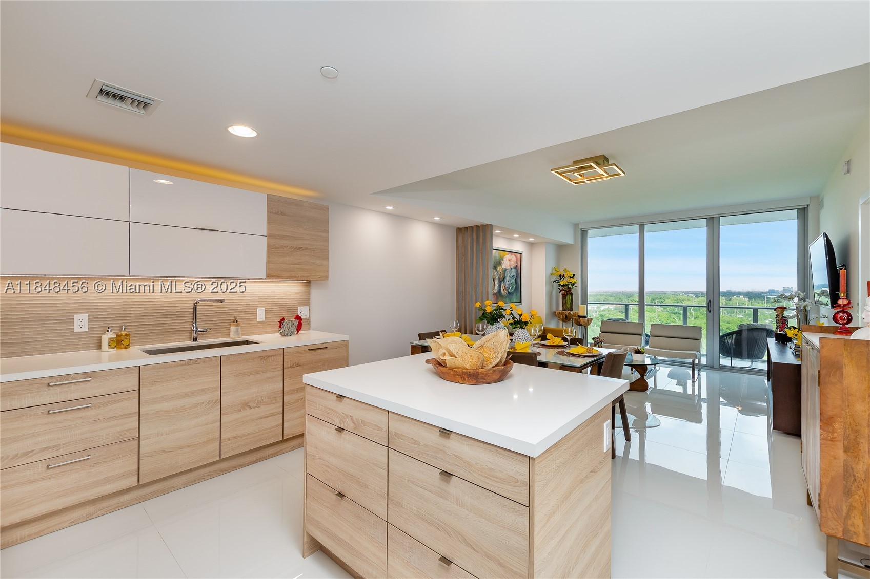North Miami Beach photo 1
