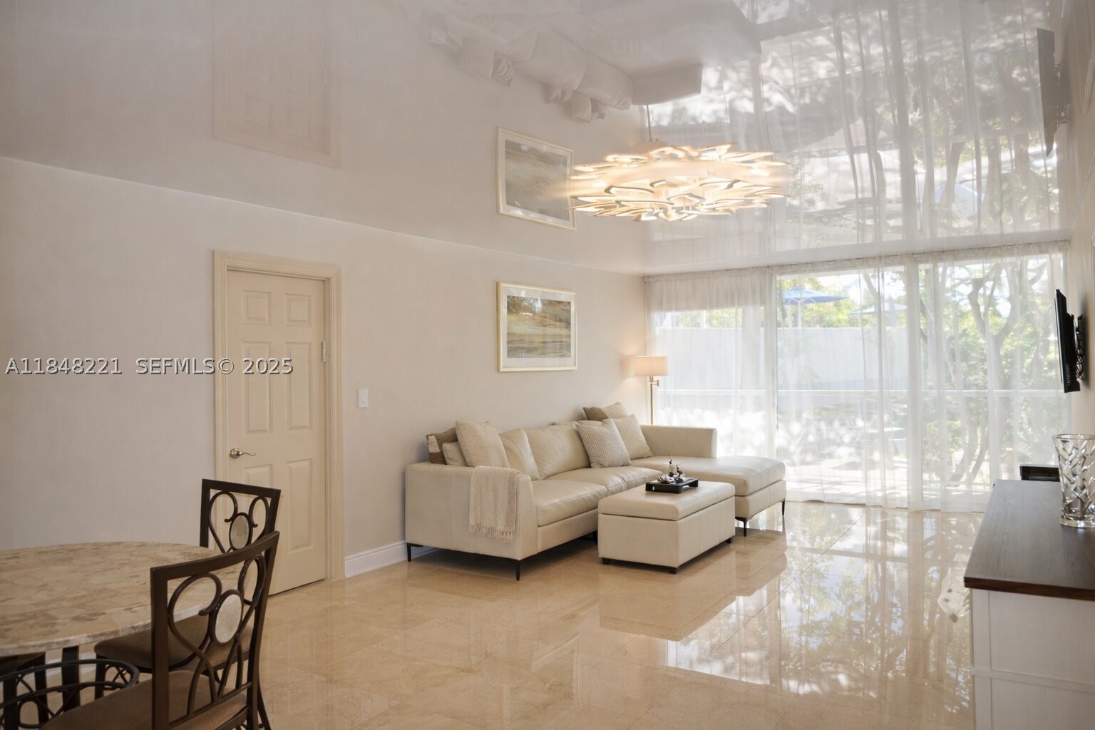Aventura photo 2