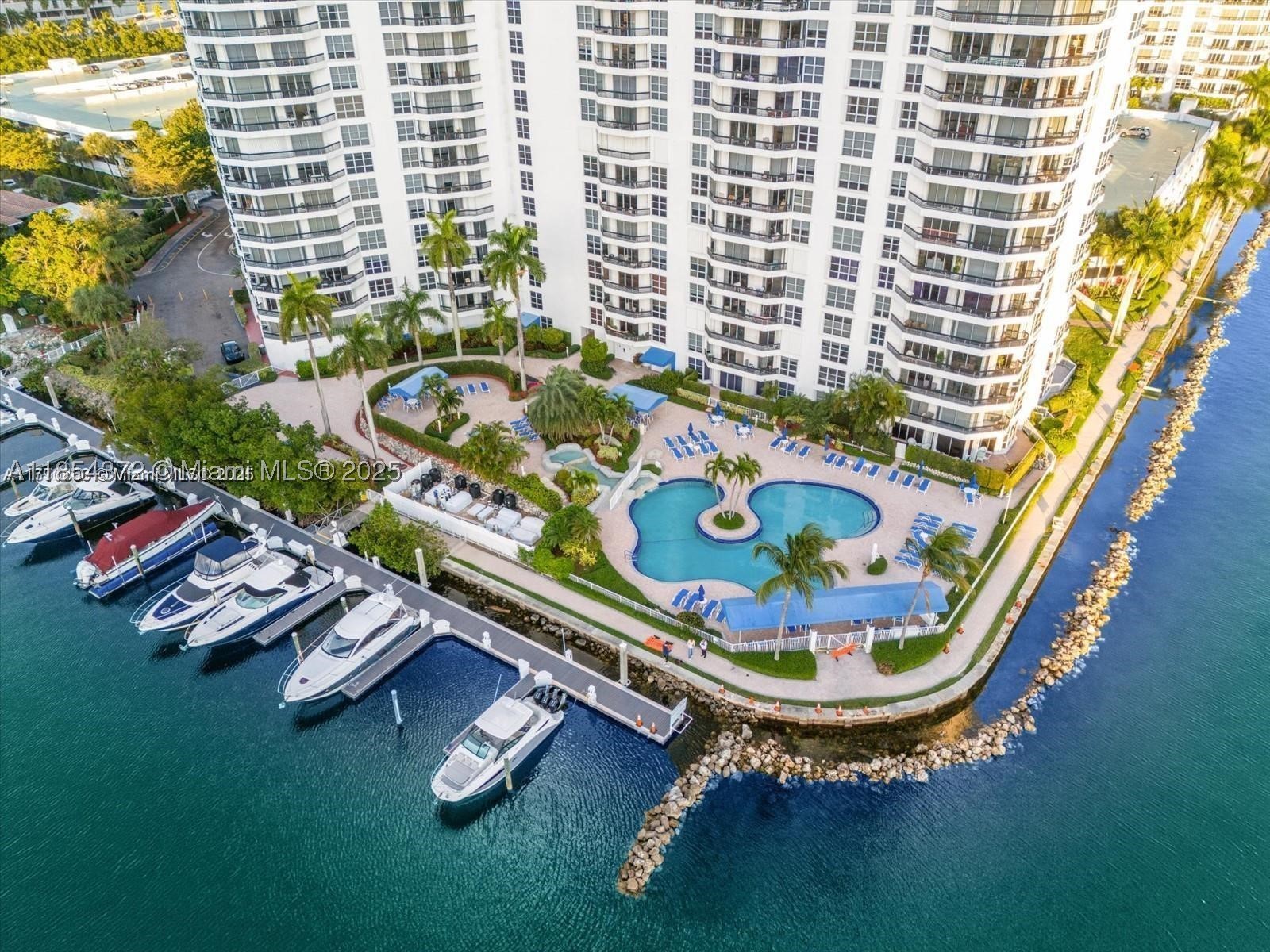 Aventura photo 4