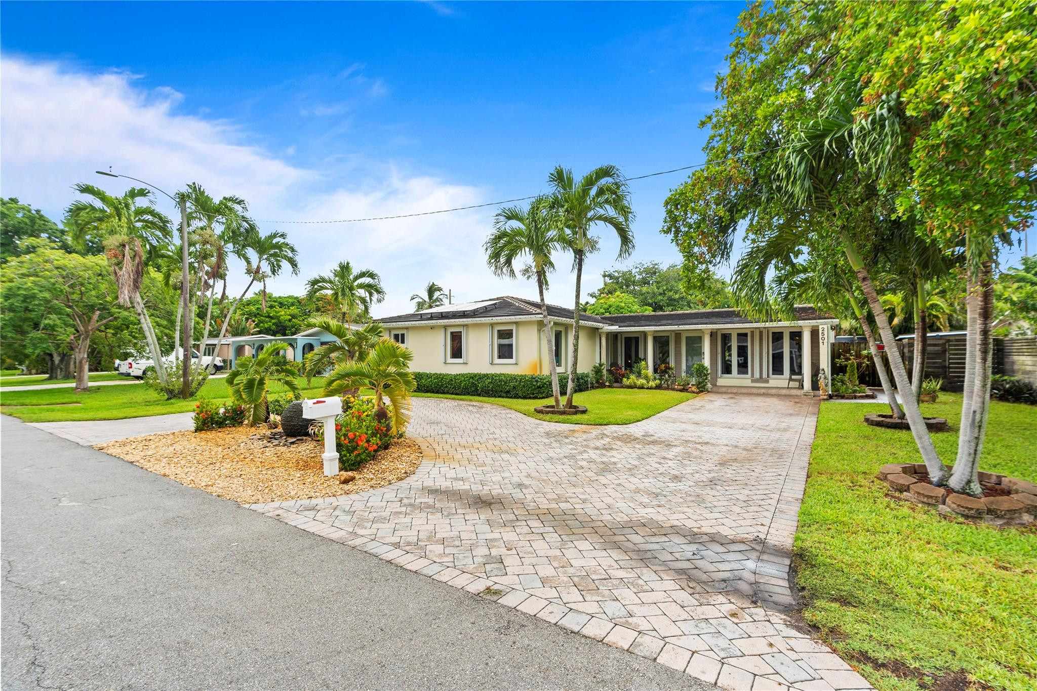 Wilton Manors photo 3