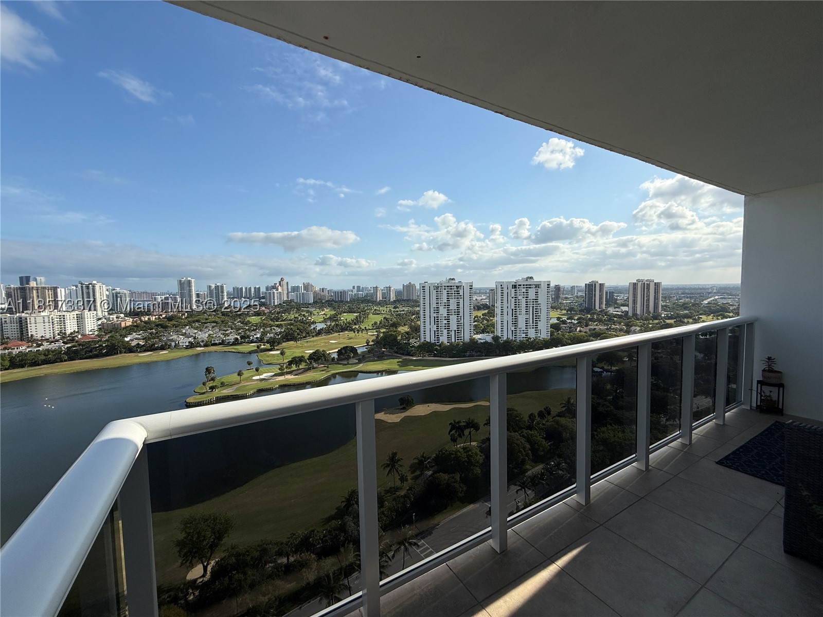 Aventura photo 2