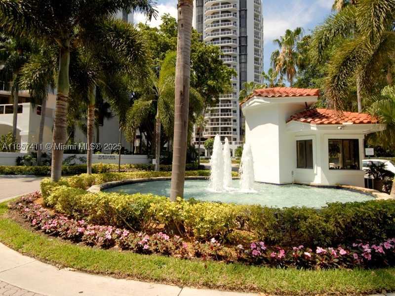 Aventura photo 2