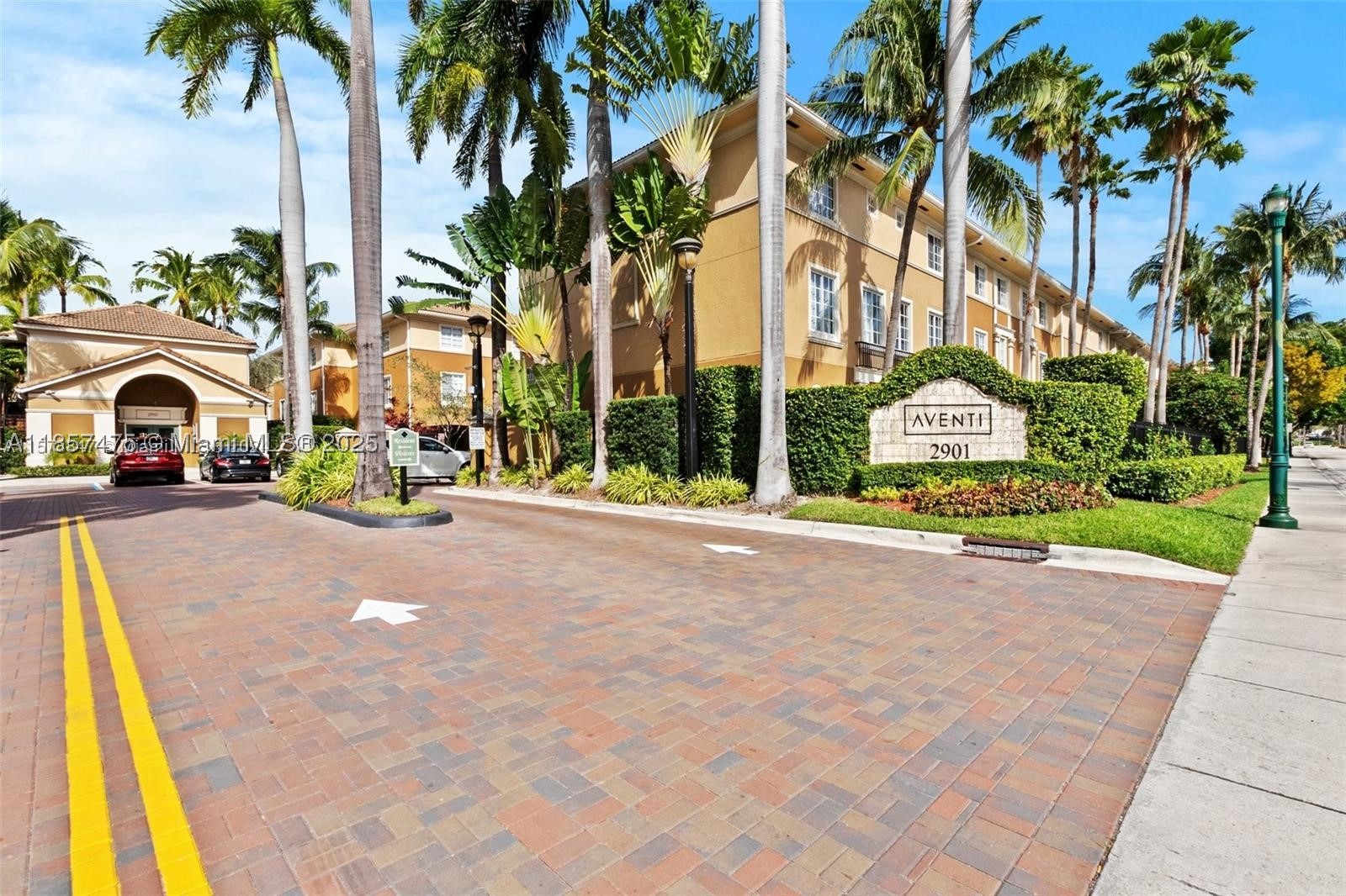 Aventura photo 2