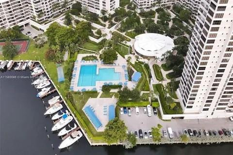 Hallandale Beach photo 4