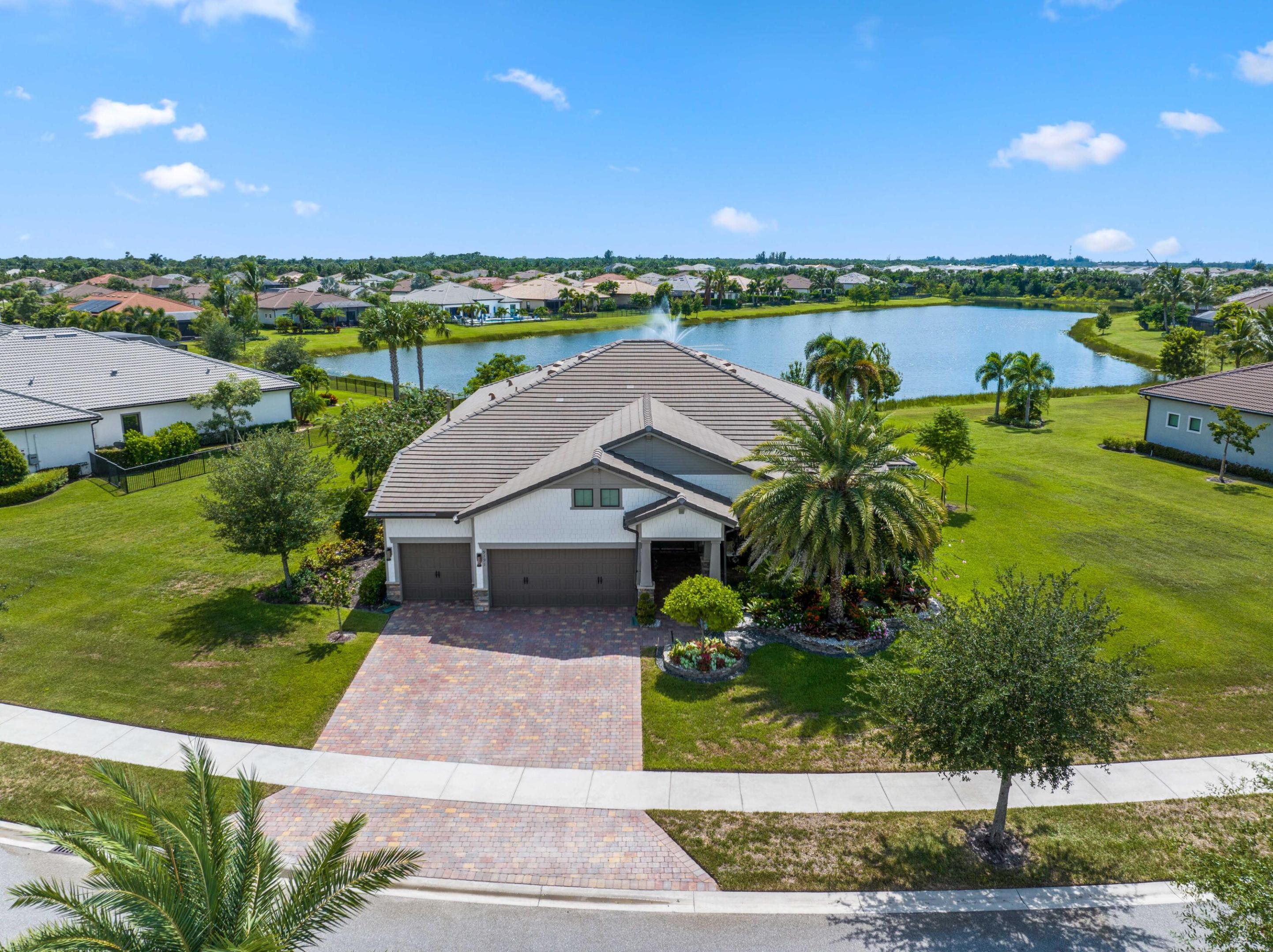 Palm Beach Gardens photo 1