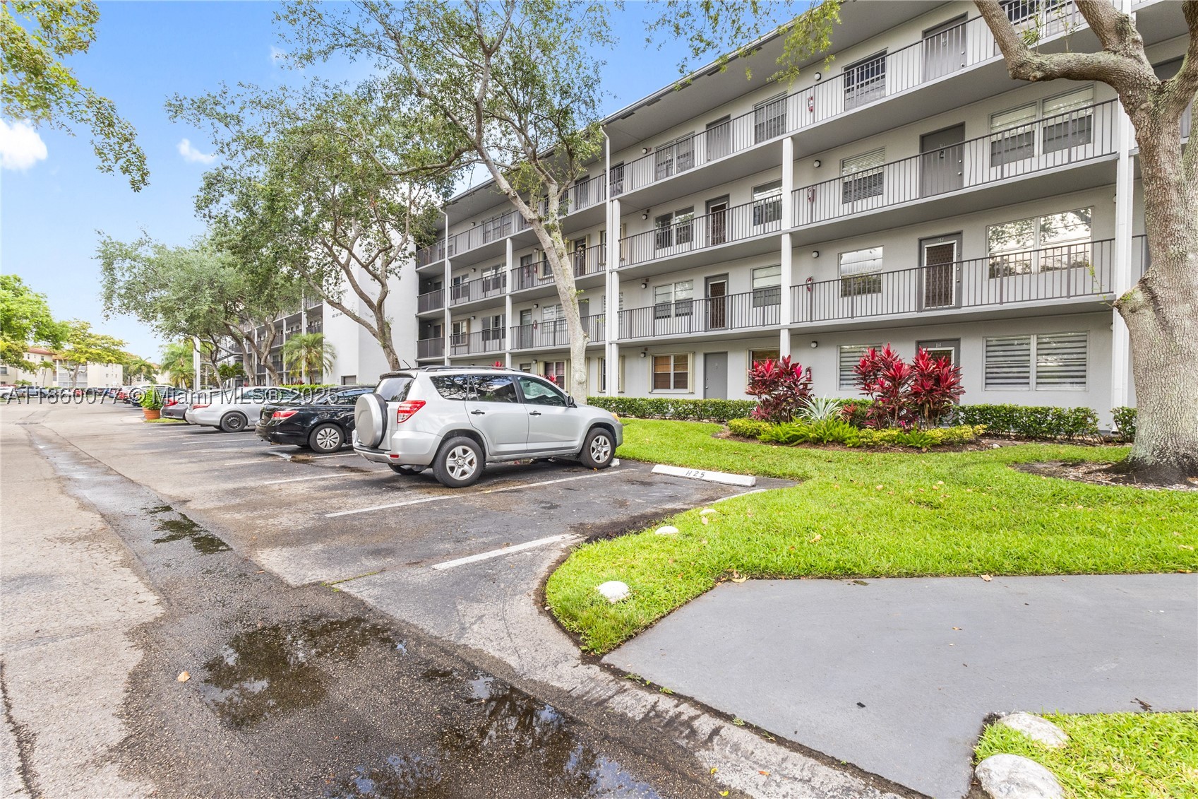 Pembroke Pines photo 1