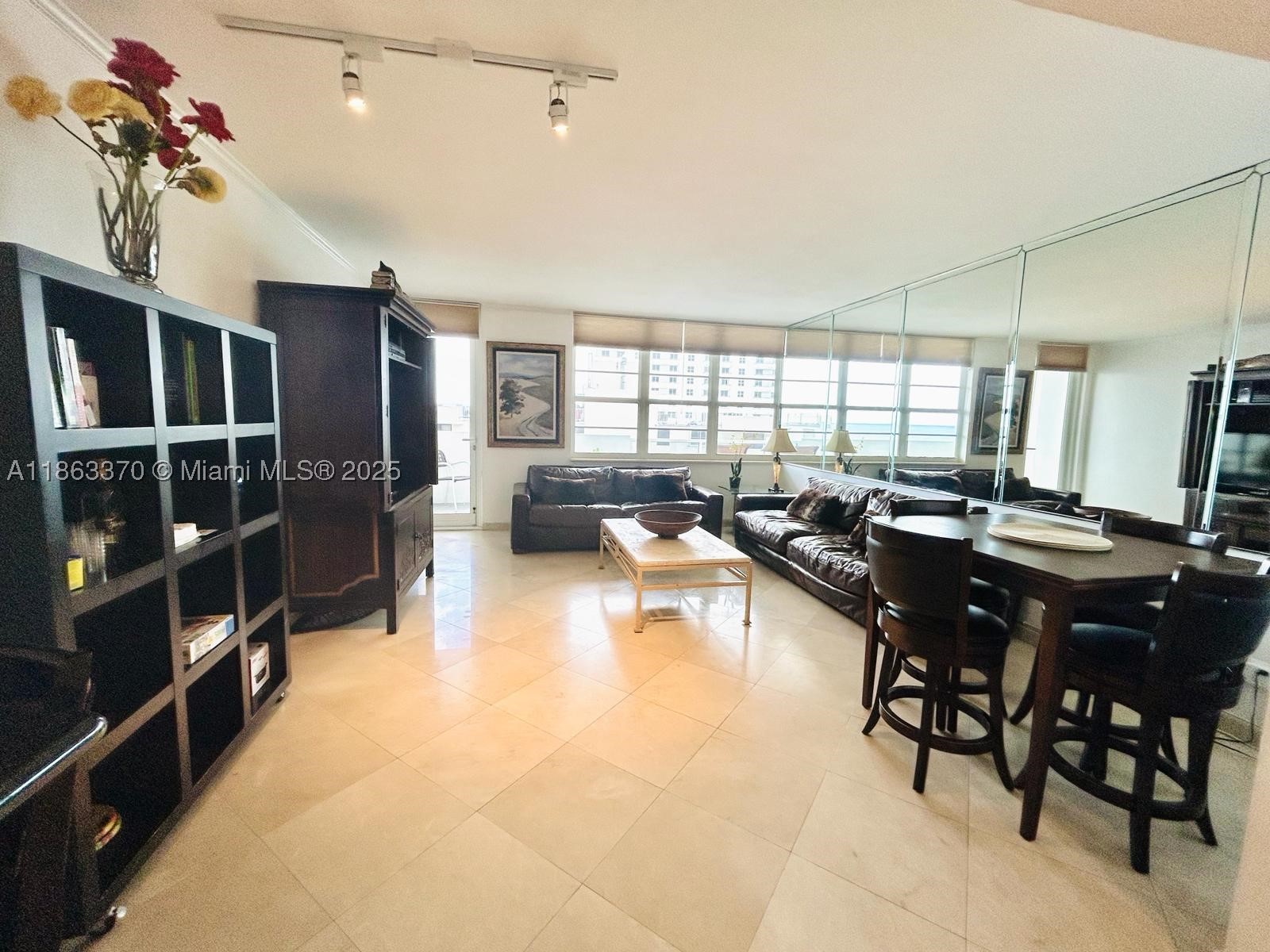 Miami Beach photo 1