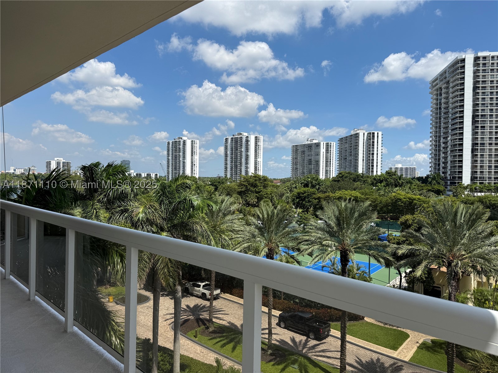 Aventura photo 3