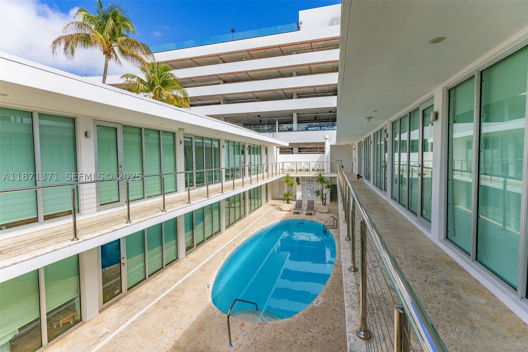 Miami Beach photo 2