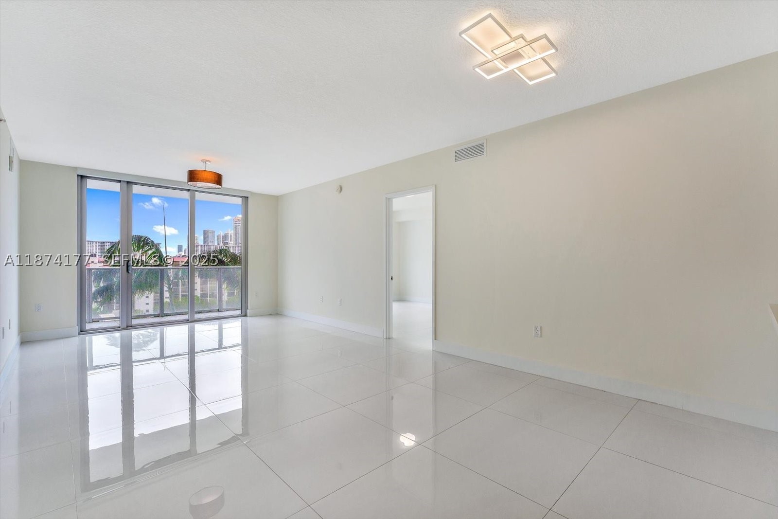 Sunny Isles Beach photo 1