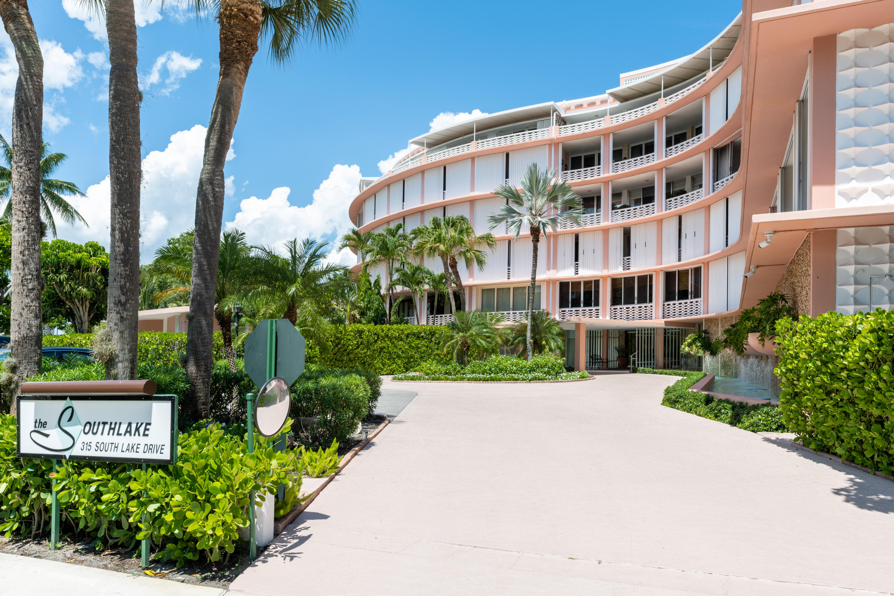 Palm Beach photo 1