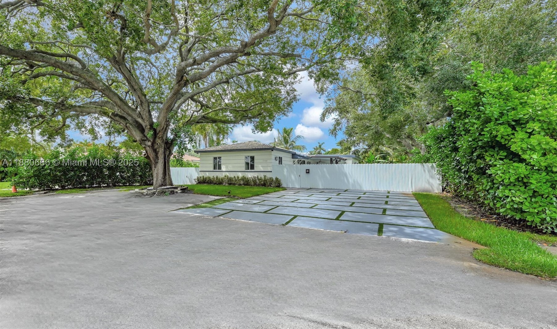 Biscayne Park photo 1