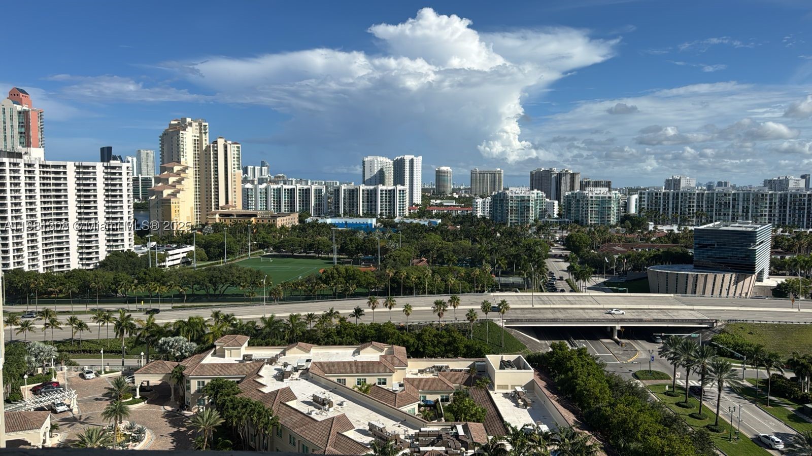Aventura photo 2