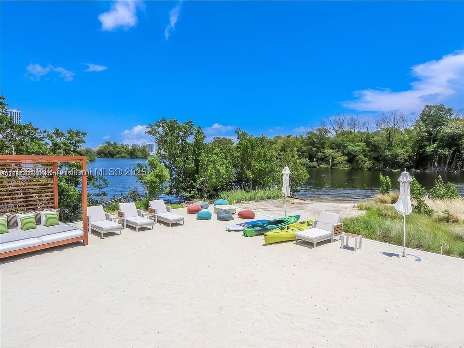 North Miami Beach photo 4