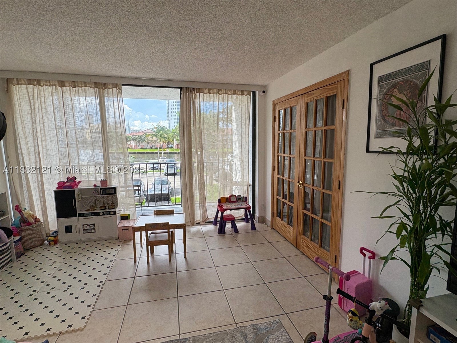 Hallandale Beach photo 4