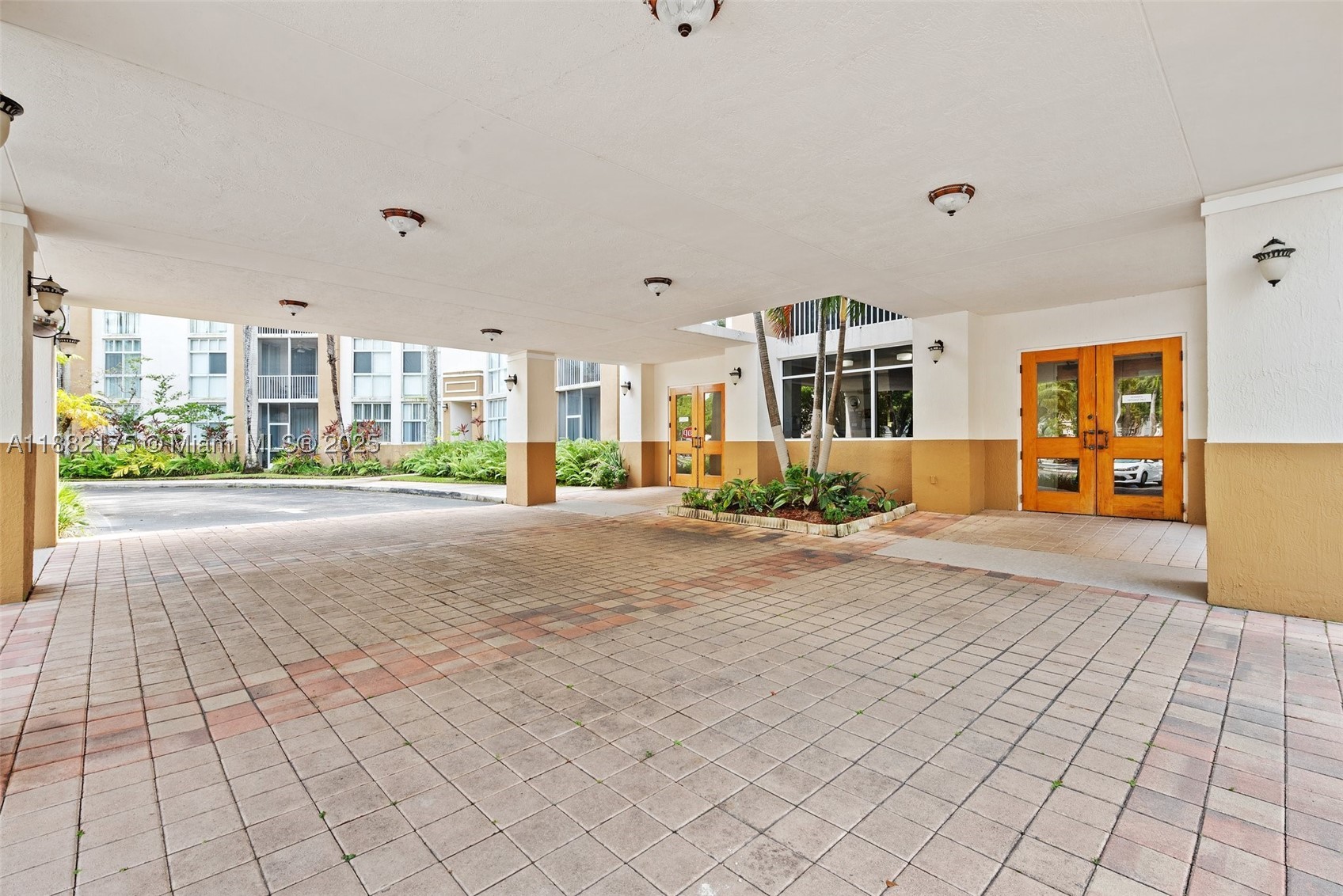 Doral photo 3