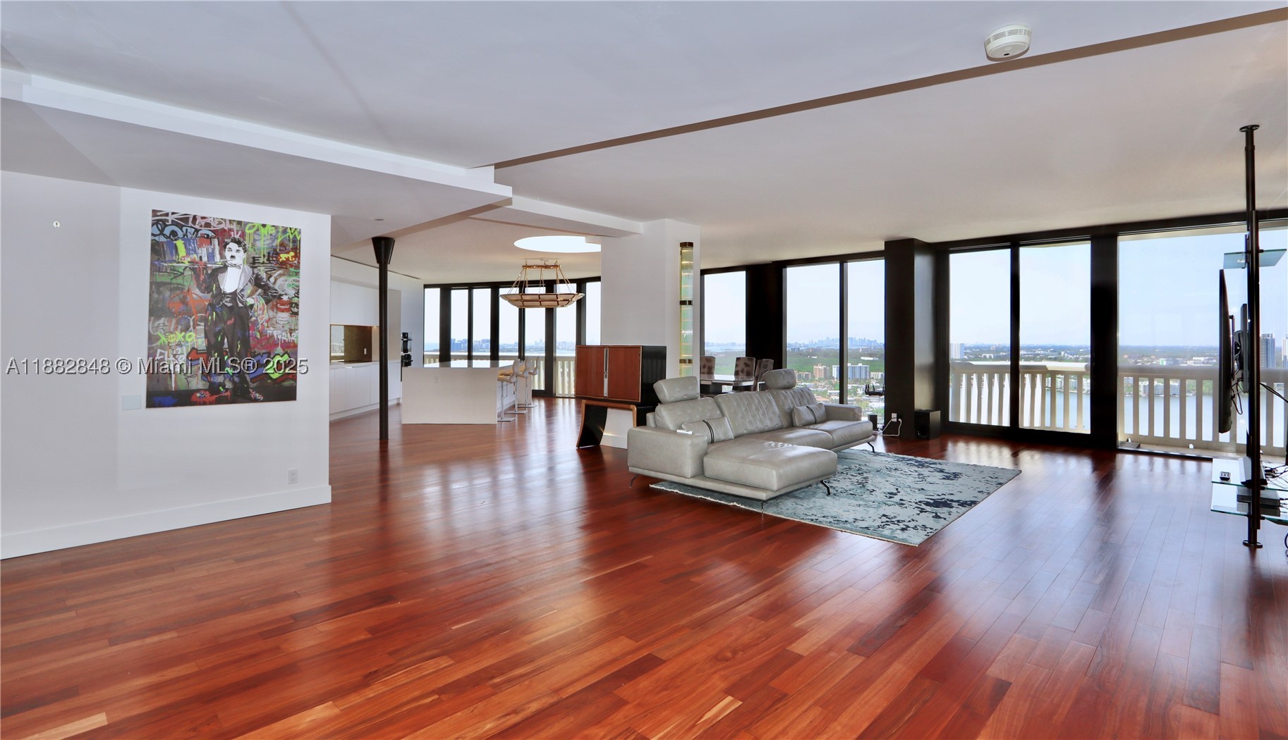 Aventura photo 2