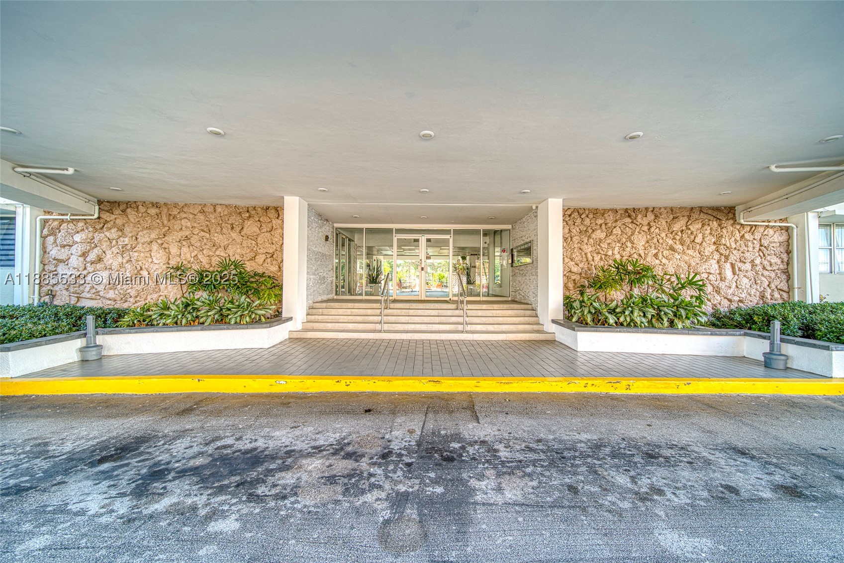 Hallandale Beach photo 4