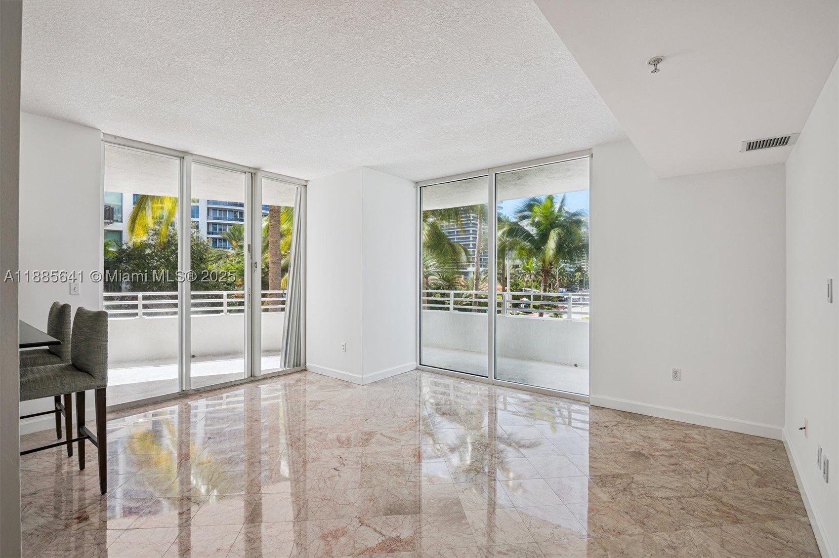 Miami Beach photo 2